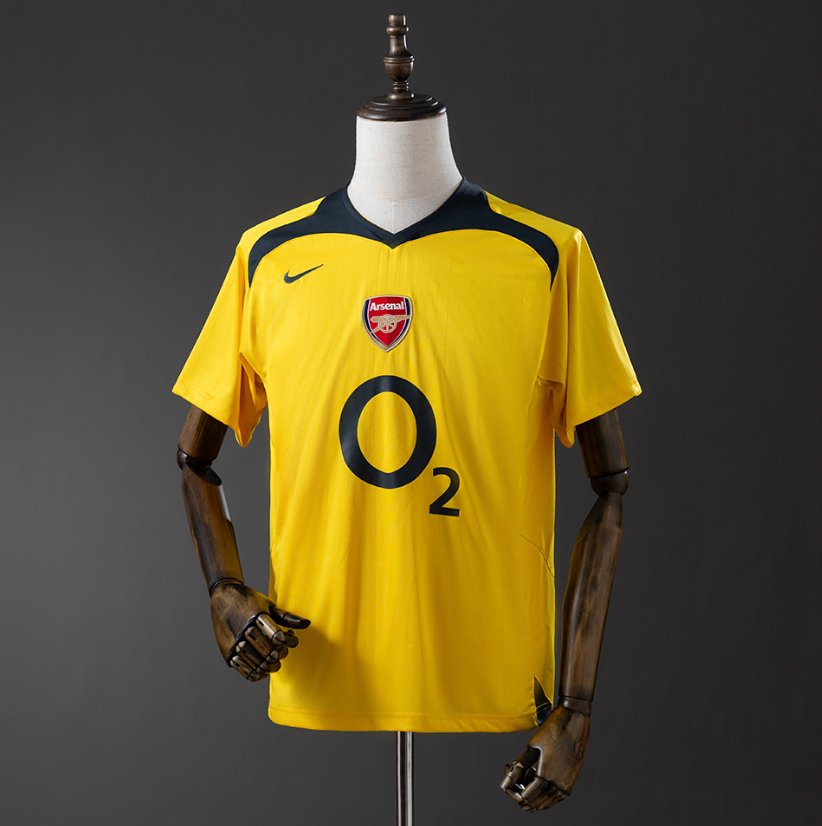 Arsenal 2005/06 Away — Player Version, front