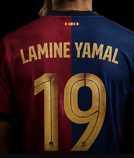 Lamine Yamal FC Barcelona kit